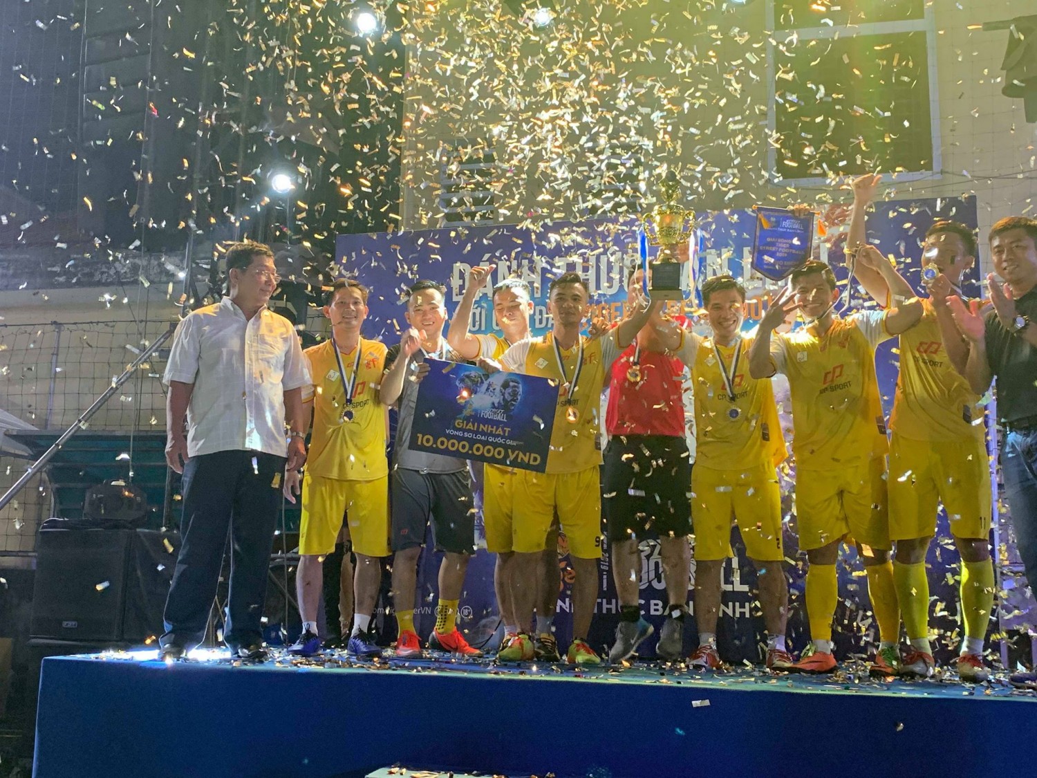 Đạt Vĩnh Tiến vô địch Tiger Street Football Cup tại Thừa Thiên Huế