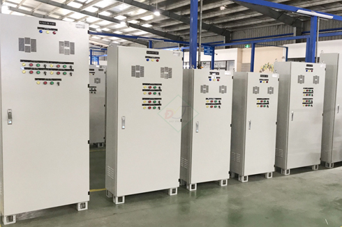 Sản xuất thần tốc hệ thống tủ điện cho 2 bệnh viện dã chiến quy mô lớn TP.HCM