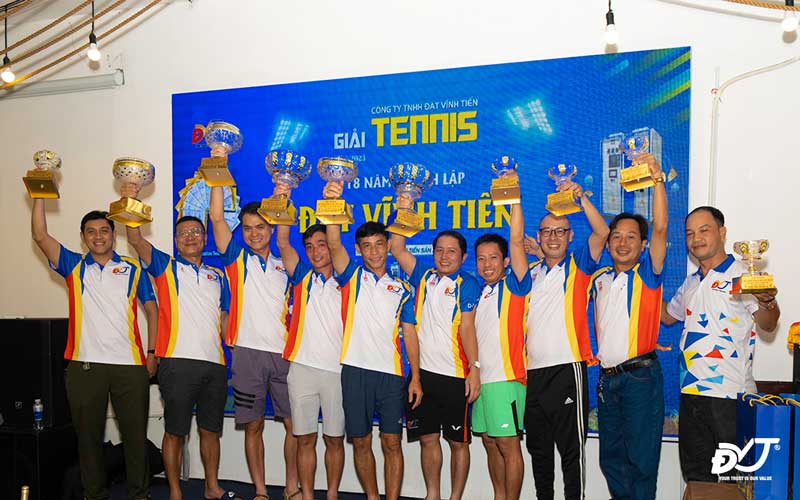 Giải Tennis 18 năm ĐẠT VĨNH TIẾN đã kết thúc thành công mỹ mãn