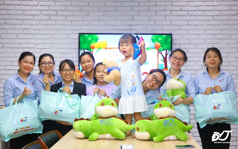 Yêu thương được lan tỏa tại ĐẠT VĨNH TIẾN nhân ngày Quốc tế Thiếu nhi